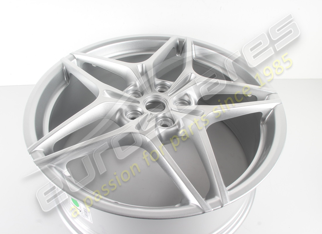 reconditioned ferrari front wheel. part number 301961 (2)