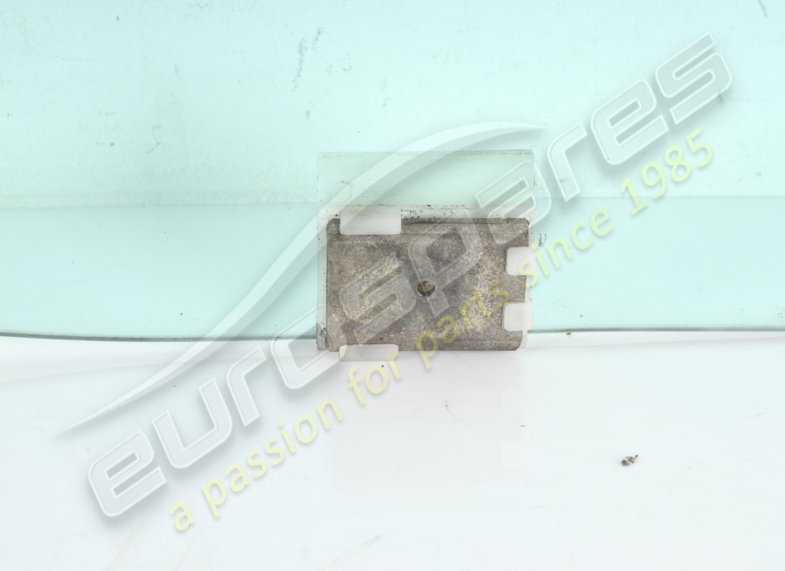 USED MASERATI RH DOOR GLASS M338. PART NUMBER 387700306 (4) used maserati rh door glass m338. part number 387700306 (4)