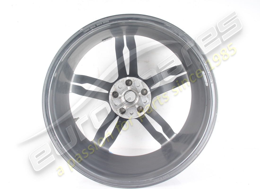 USED FERRARI FRONT WHEEL. PART NUMBER 328870 (3) used ferrari front wheel. part number 328870 (3)