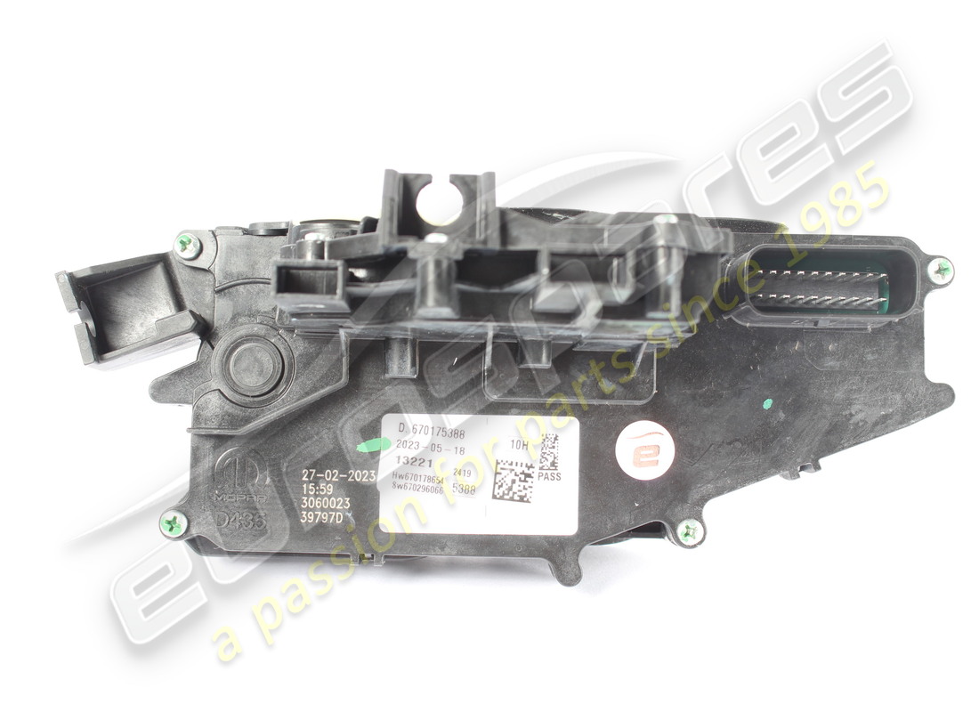used maserati lh front door lock rhd part number 670175388 (1)