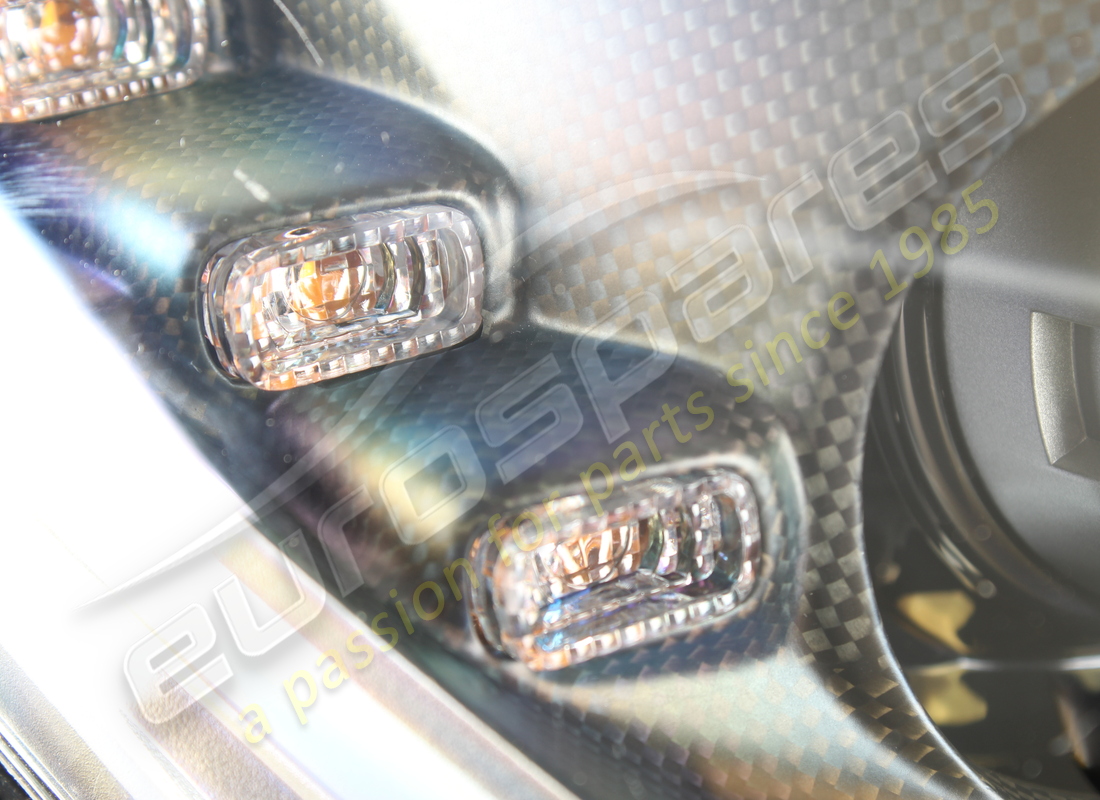 NEW FERRARI RH HEADLAMP. PART NUMBER 297800 (3) new ferrari rh headlamp. part number 297800 (3)