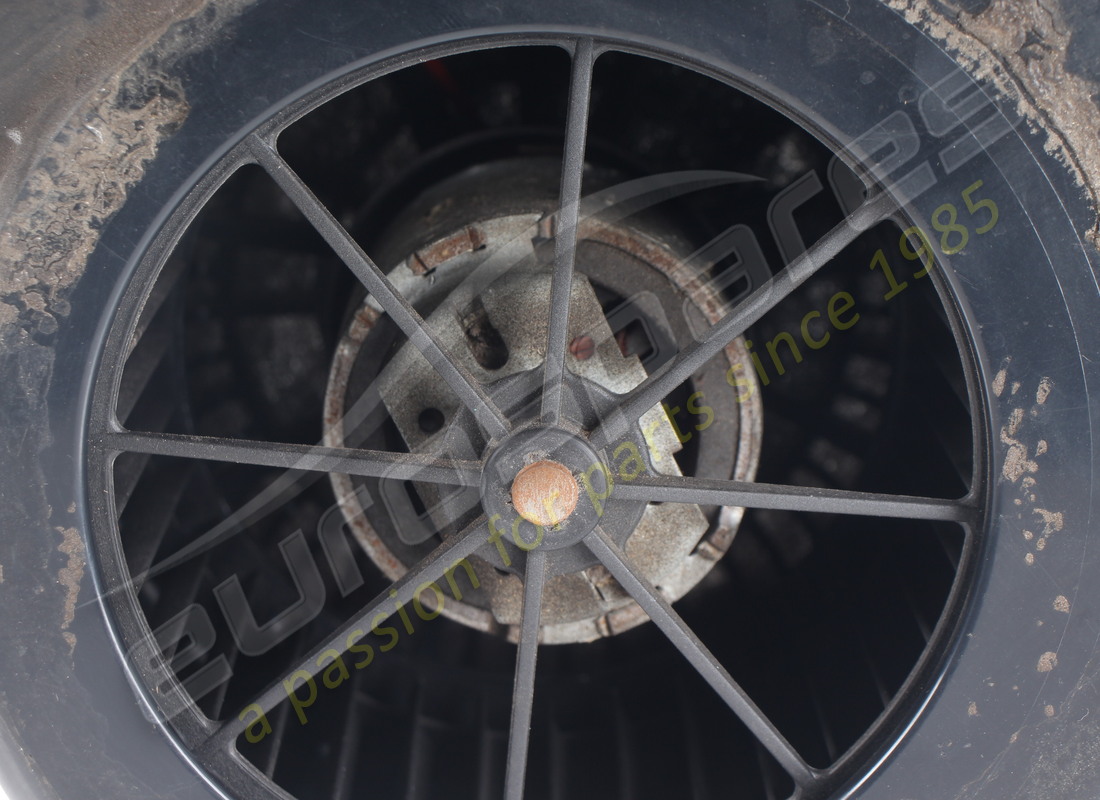 used ferrari rh electric fan from ch no 76081. part number 62438700 (8)