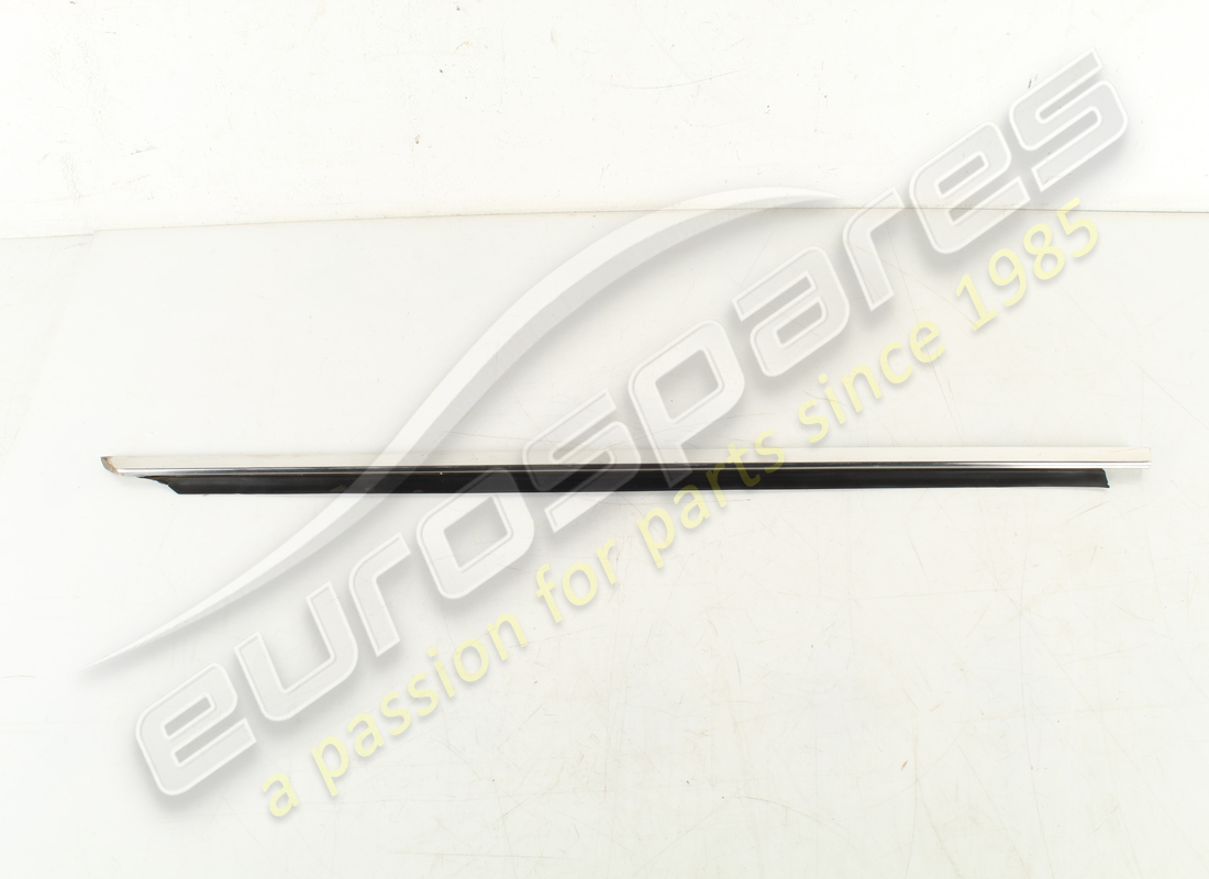 used ferrari lh lower moulding. part number 2574258108 (1)