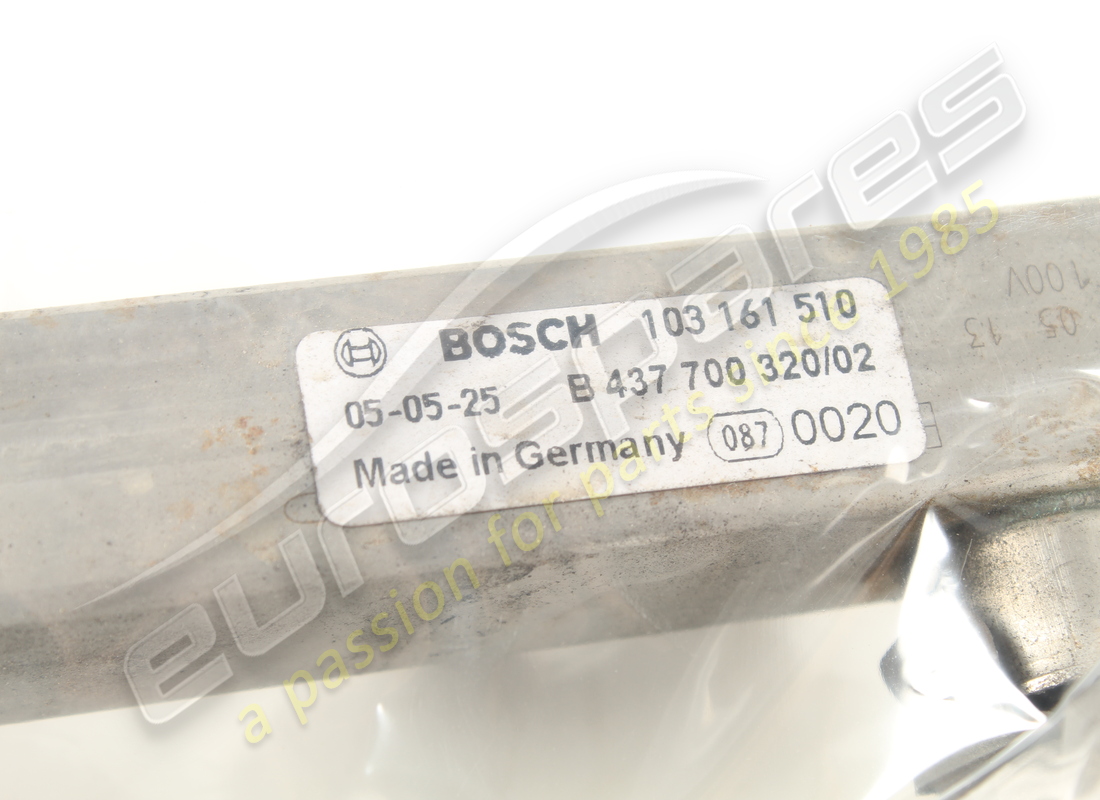 used maserati fuel pipe with injectors. part number 215337 (5)