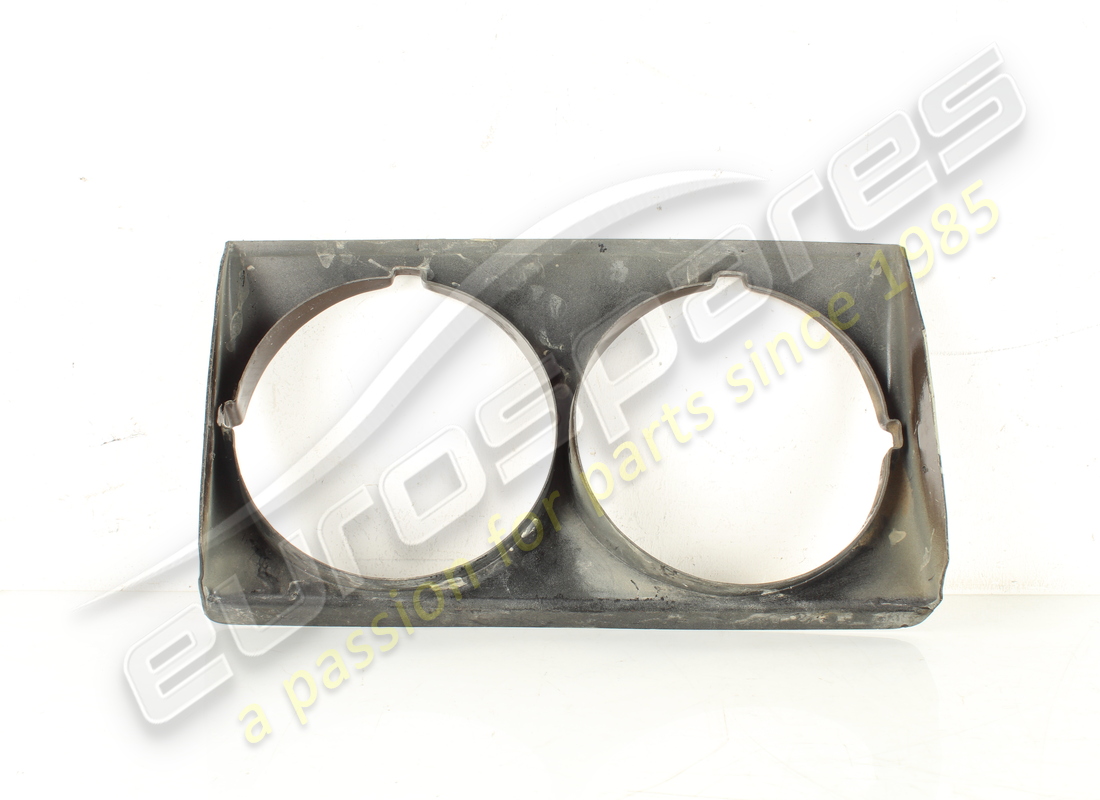 damaged ferrari rh head lamp surround. part number 2558203200 (4)