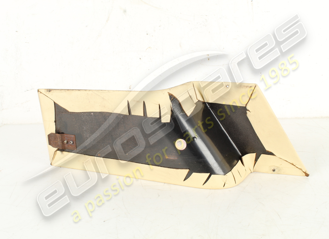 USED FERRARI RH MOULDING. PART NUMBER 61163200 (2) used ferrari rh moulding. part number 61163200 (2)