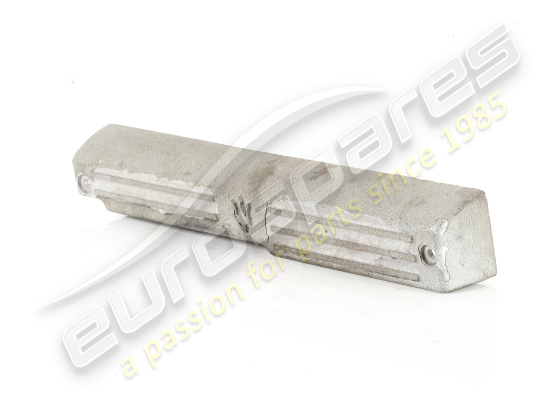 used maserati rh upper coil cover. part number 585000860 (2)