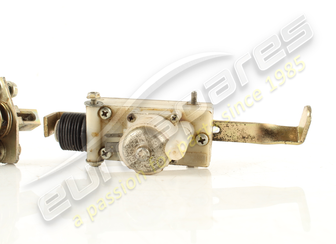 USED FERRARI FUEL CAP RELEASE WITH MOTOR. PART NUMBER EAP1726477 (3) used ferrari fuel cap release with motor. part number eap1726477 (3)