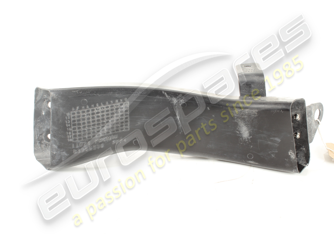 used ferrari rh brake air duct. part number 83565300 (2)