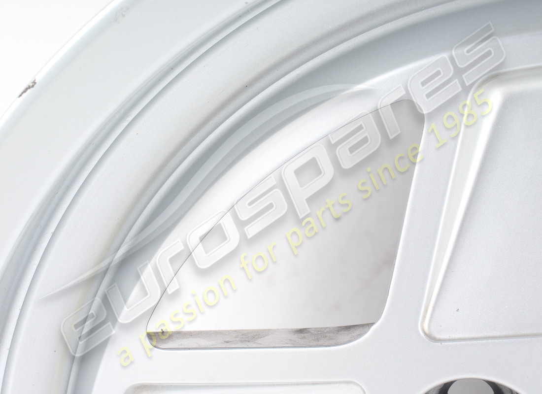 USED FERRARI FRONT ROAD WHEEL 7JX16. PART NUMBER 137079 (2) used ferrari front road wheel 7jx16. part number 137079 (2)