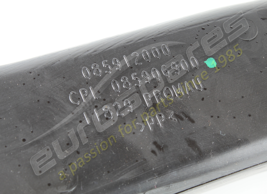 used ferrari rh lateral vent duct. part number 85906900 (3)