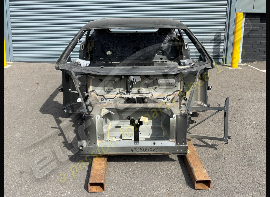 used lamborghini complete lhd bodyshell - coupe part number eap1564154