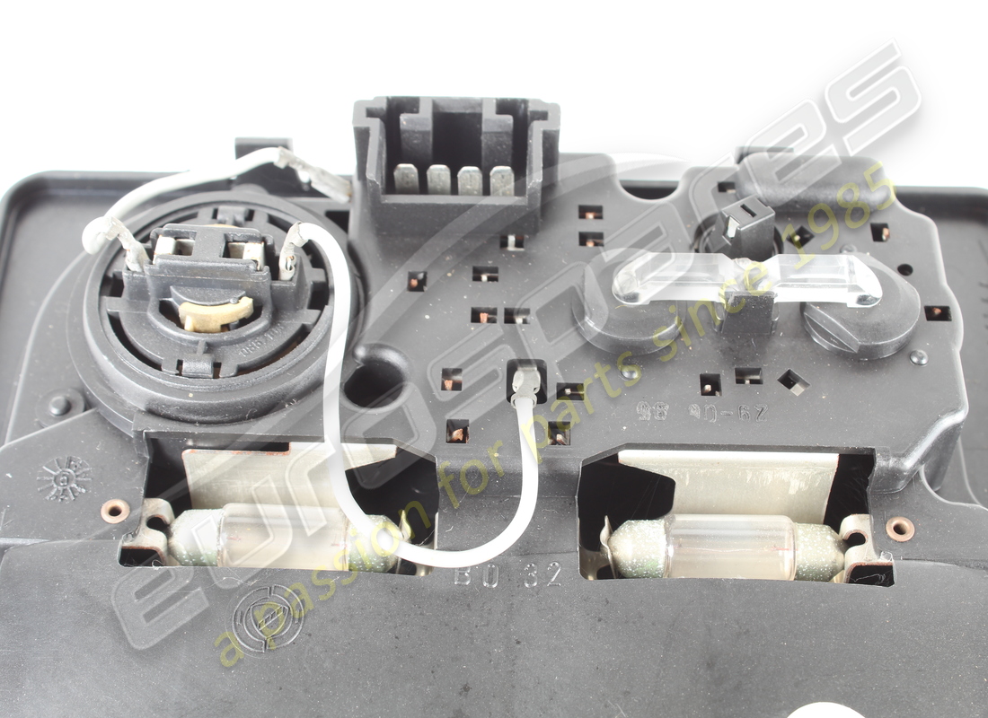 used maserati lamp. part number 373100117 (6)