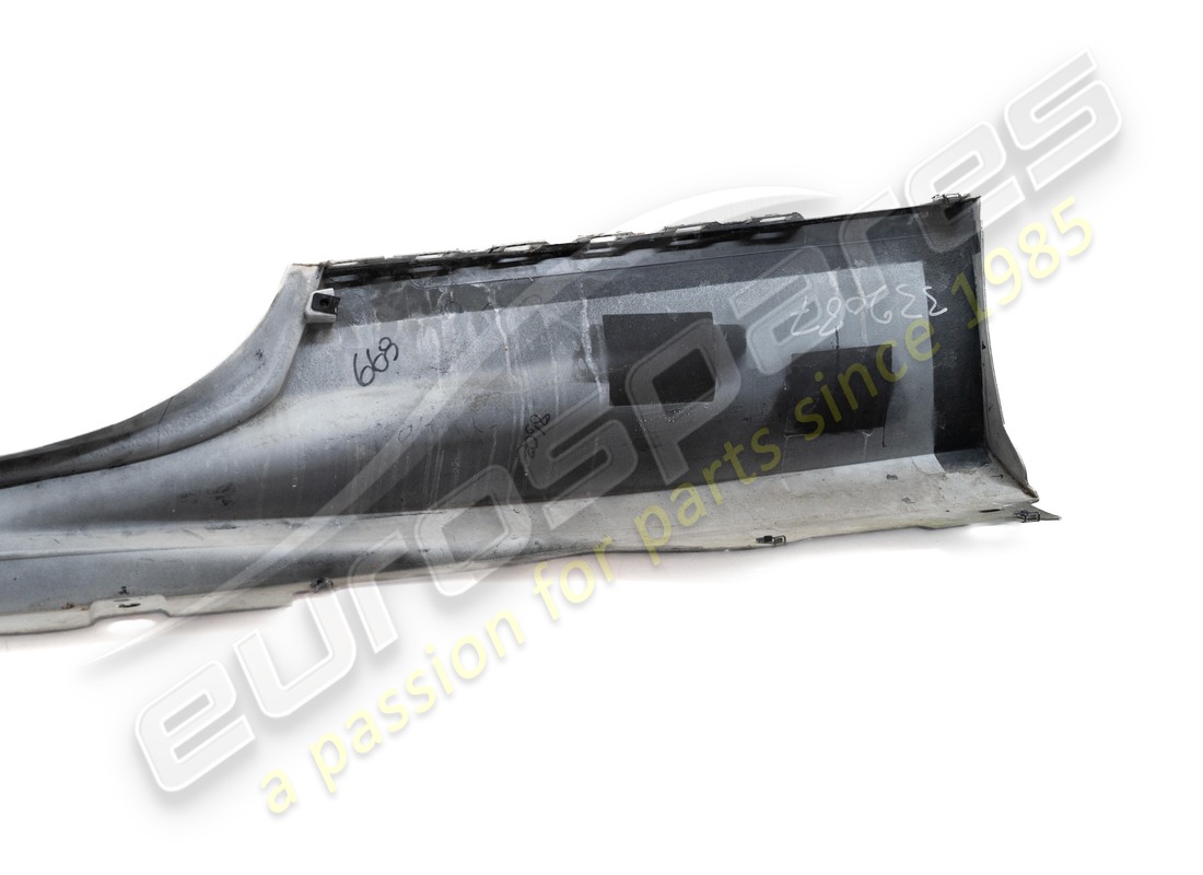 USED FERRARI COMPLETE RH UNDERDOOR TRIM. PART NUMBER 985861771 (9) used ferrari complete rh underdoor trim. part number 985861771 (9)