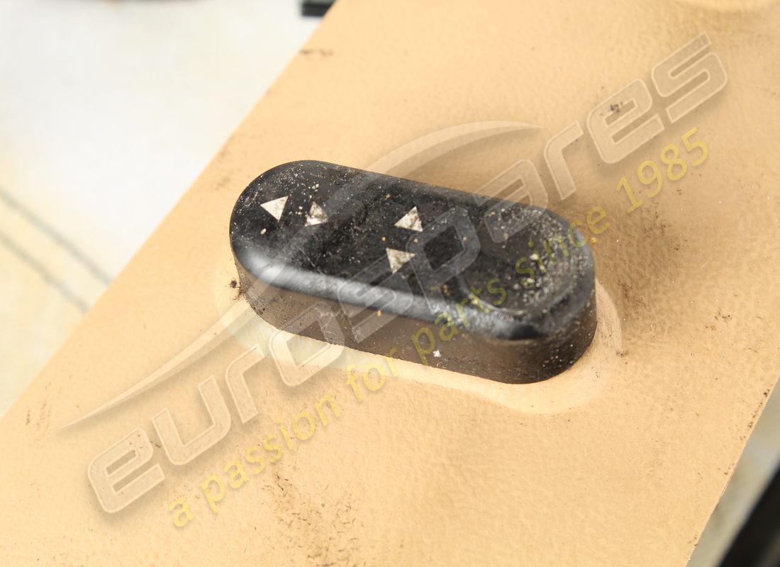 used maserati front rh cushion structure r. part number 980139483 (11)