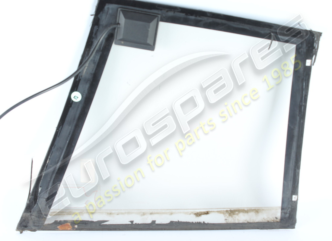 used ferrari rh rear glass. part number 61549500 (2)