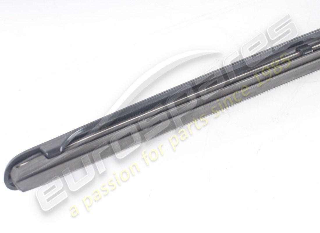 used ferrari driver side windscreen wiper. part number 83994400 (3)
