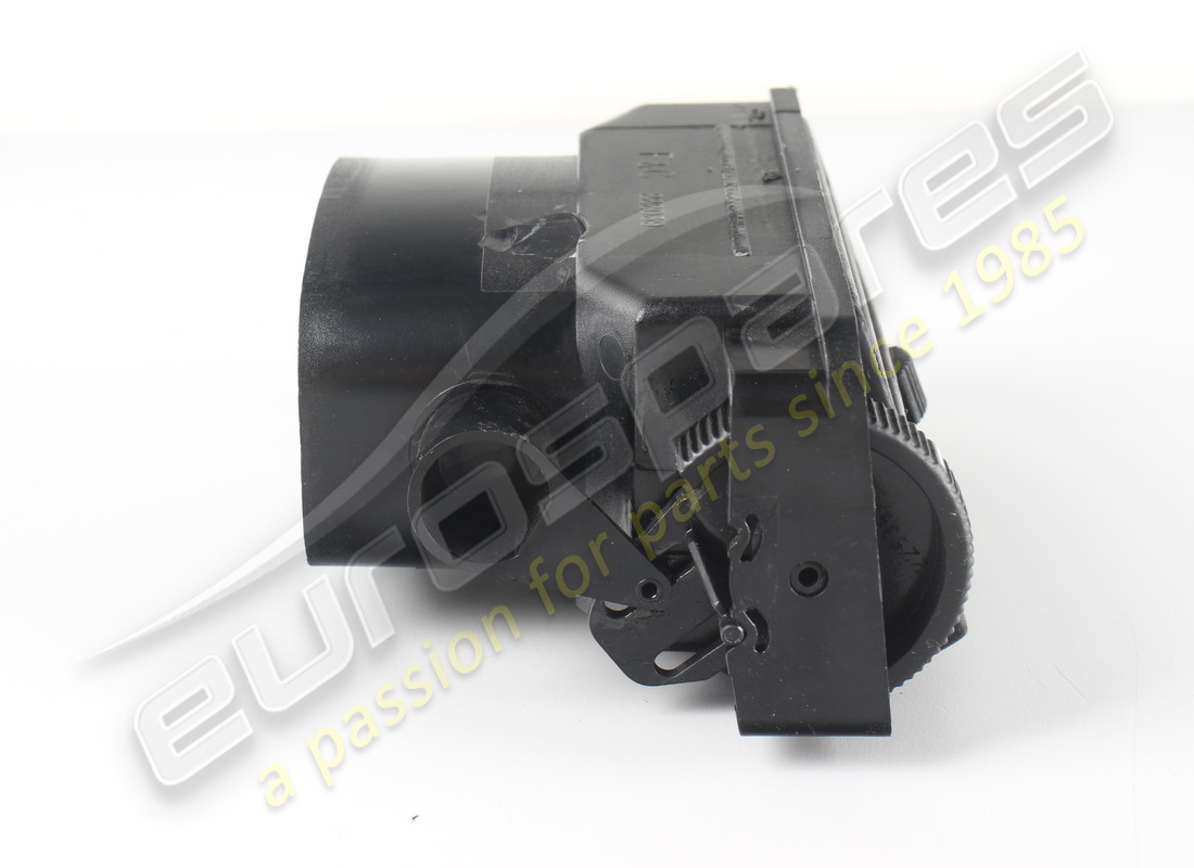 new (other) maserati rh air vent. part number 375580014 (3)