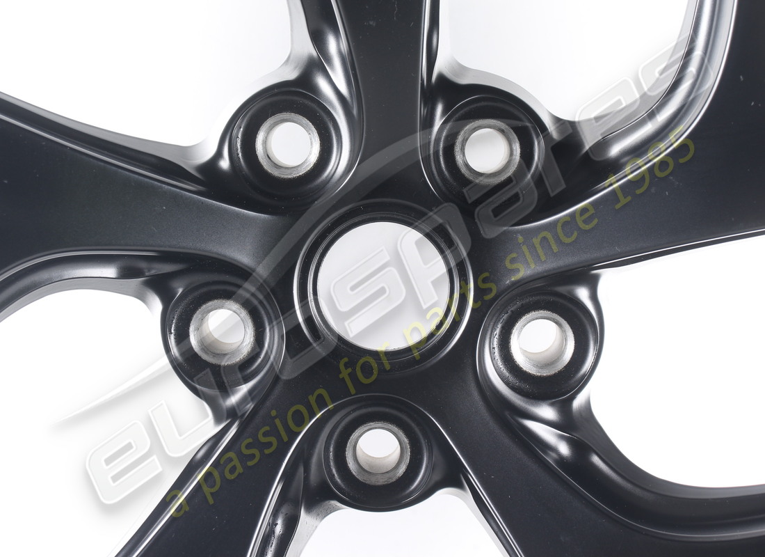 new (other) ferrari rh front wheel. part number 334487 (2)