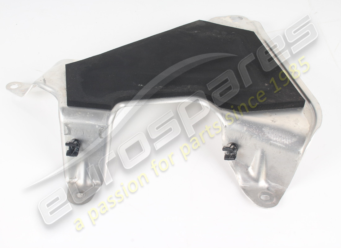 used ferrari sostegno inf sx serb carb cp. part number 965945 (2)