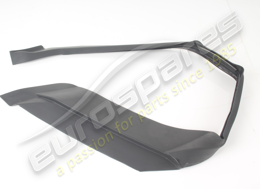 USED Ferrari GUARNIZIONE COFANO ANTERIORE . PART NUMBER 918907 (1)