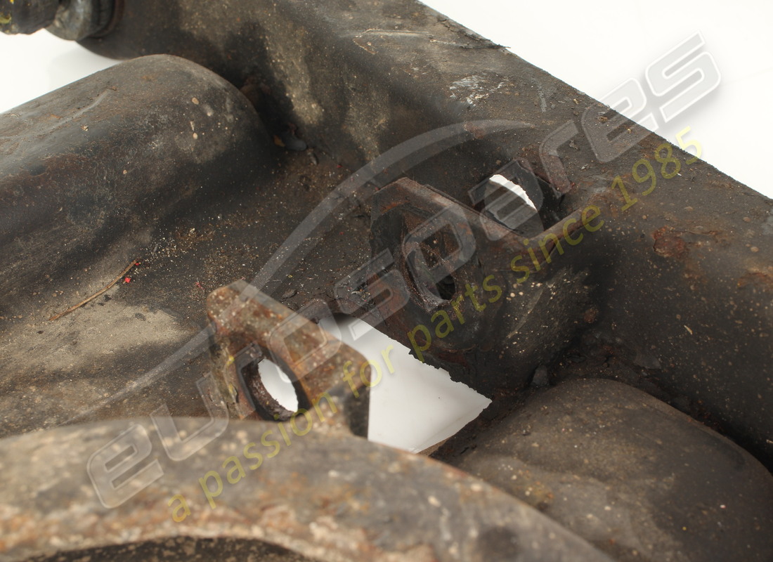 used ferrari lh front suspension lower lever. part number 115707 (3)