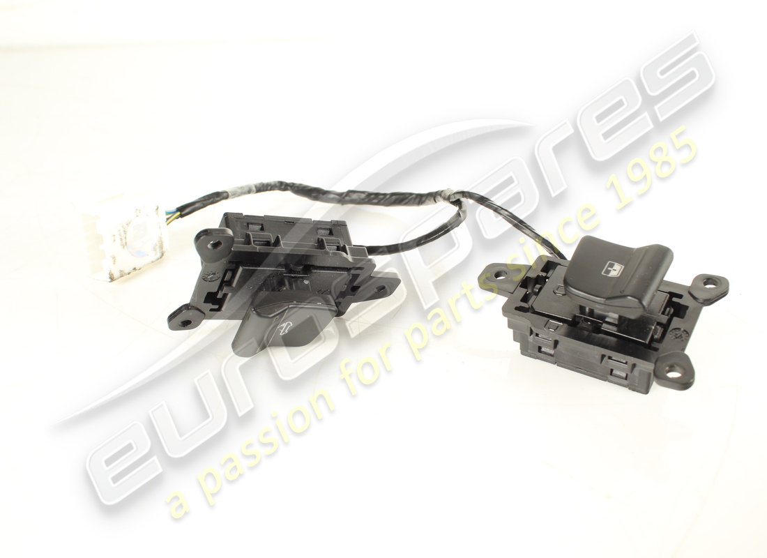 used ferrari complete comandi rht lunotto. part number 879018 (1)