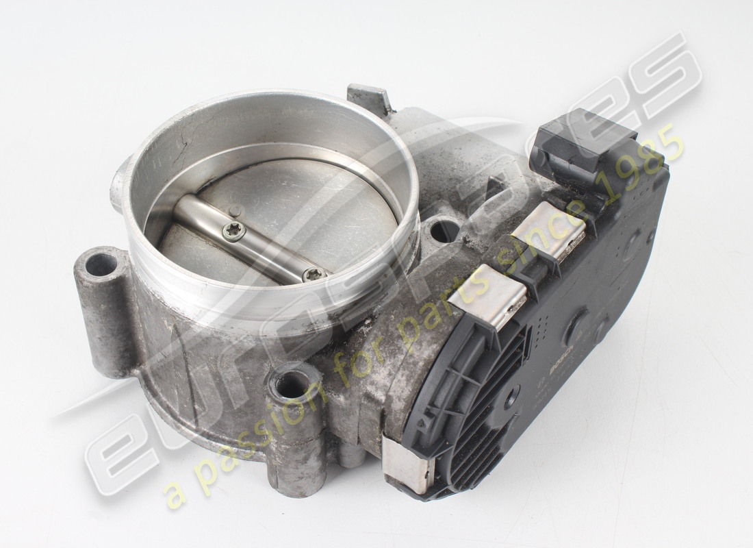 used aston martin throttle body assembly. part number 1r120810079 (2)