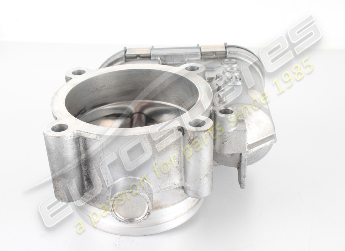 used aston martin throttle body assembly. part number 1r120810079 (5)