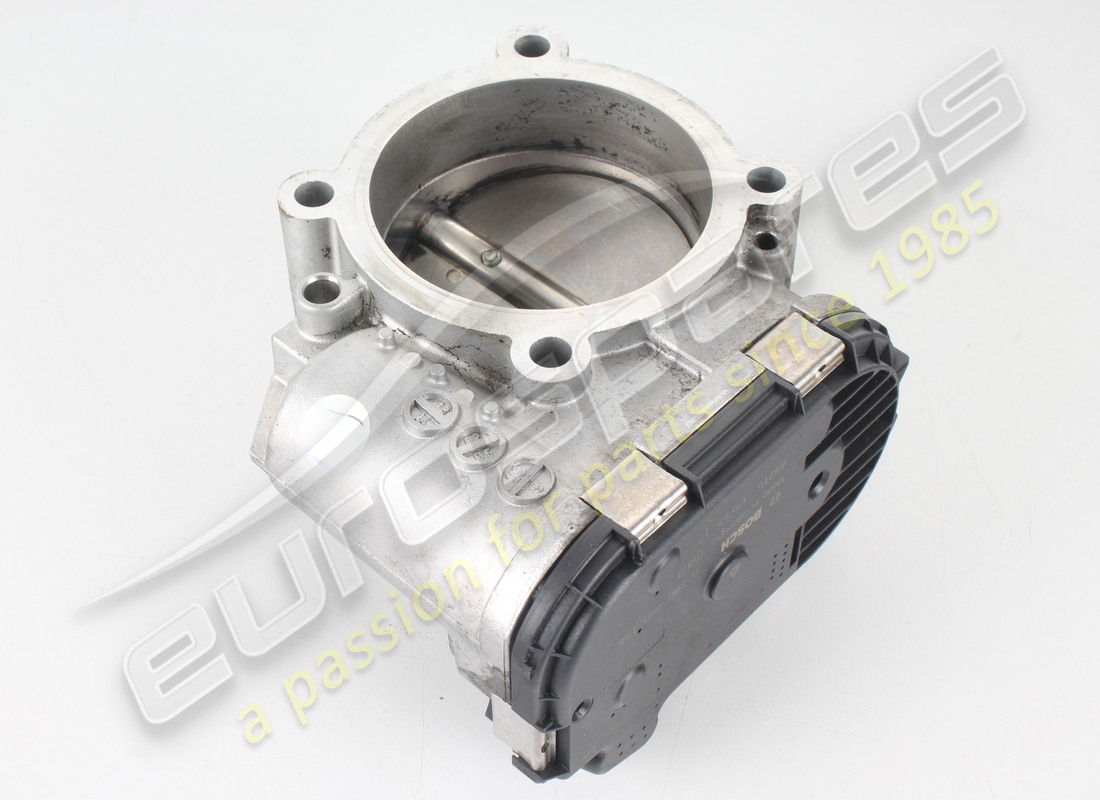 used aston martin throttle body assembly. part number 1r120810079 (3)
