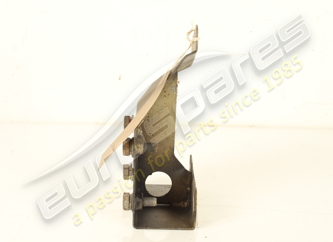 used ferrari rh braket for front bumper. part number 65048600 (2)