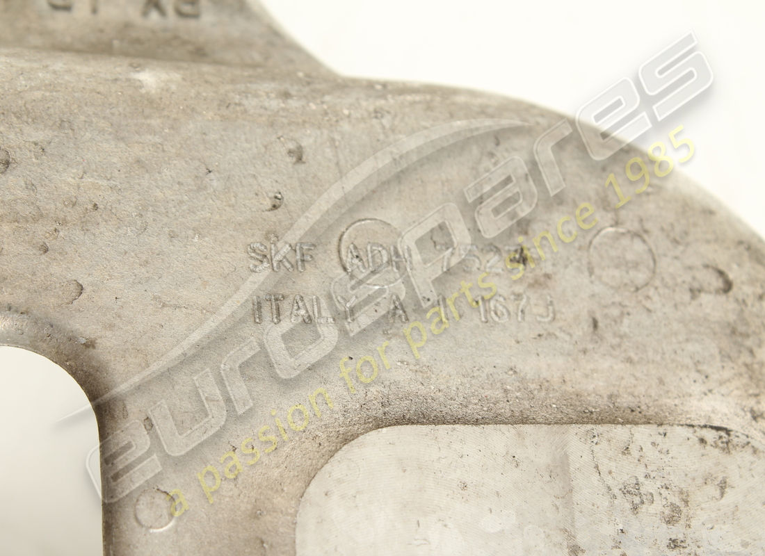 used ferrari complete lh front hub carrier. part number 268377 (5)