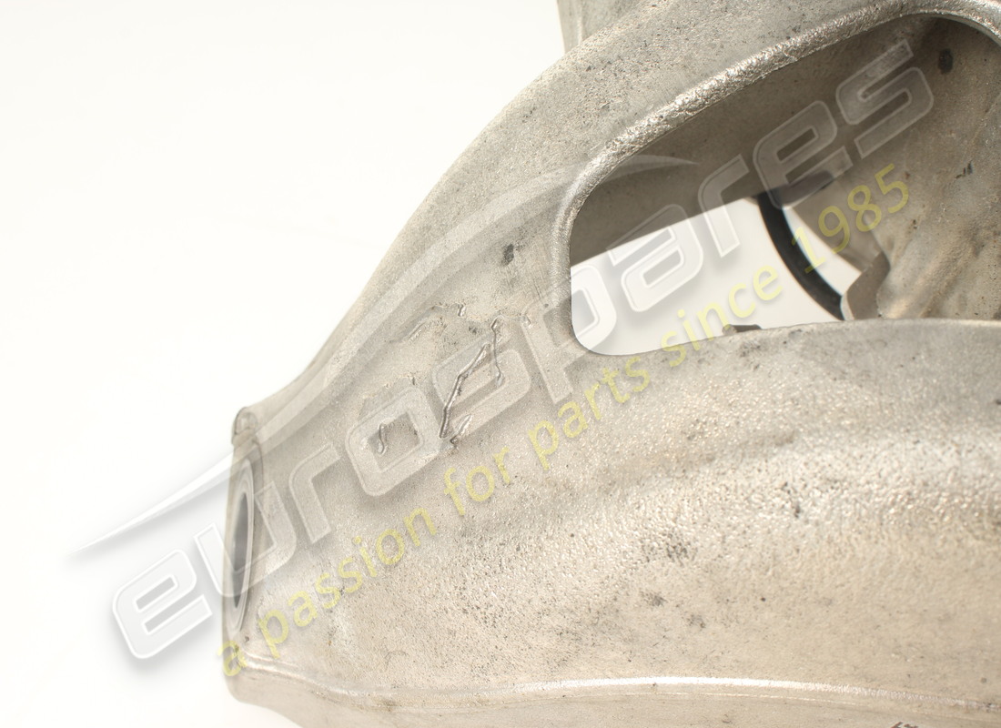 used ferrari complete lh front hub carrier. part number 862453 (5)