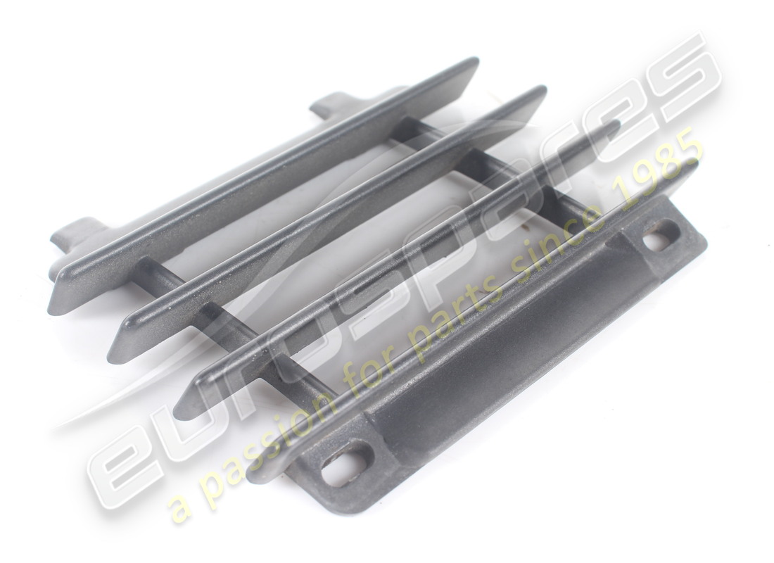 USED MASERATI REAR HOOK GRILL 4P90. PART NUMBER 376300648 (1) used maserati rear hook grill 4p90. part number 376300648 (1)