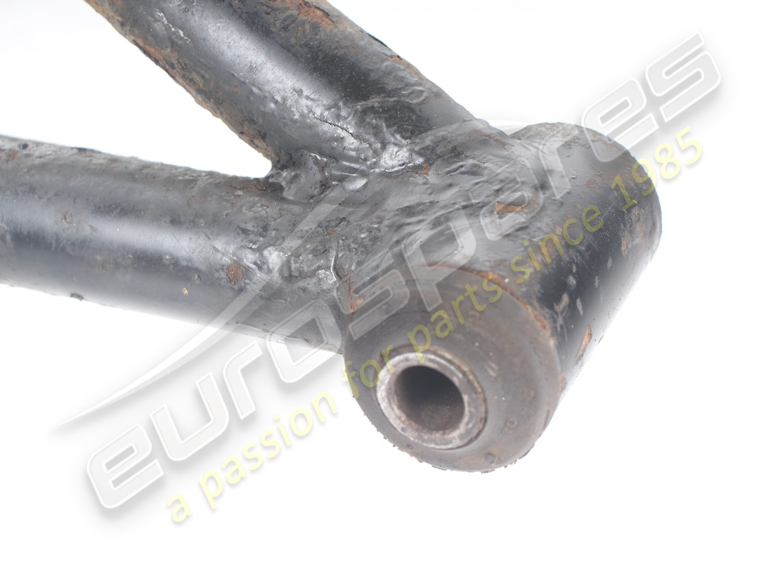 USED MASERATI REAR SUSPENSION RH ARM. PART NUMBER 377000102 (5) used maserati rear suspension rh arm. part number 377000102 (5)