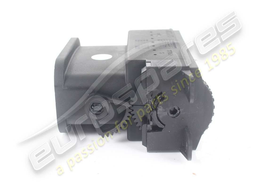 USED MASERATI LH AIR VENT. PART NUMBER 365500013 (3) used maserati lh air vent. part number 365500013 (3)
