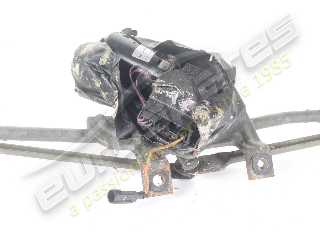 used maserati windscreen wiper unit. part number 373300100 (3)
