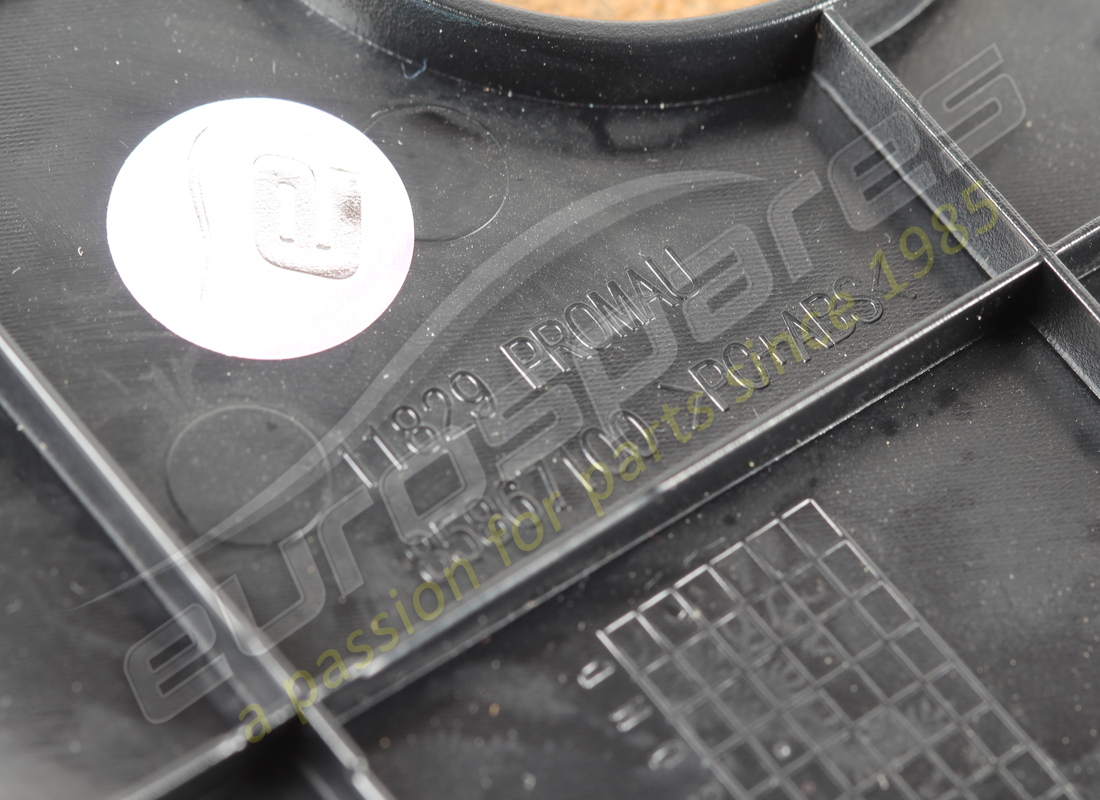 used ferrari rh speaker cover. part number 853840.. (5)