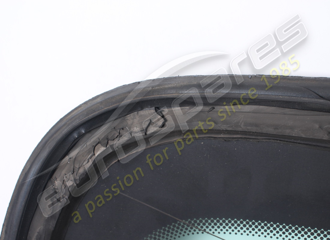 used maserati rear window. part number 387700600 (4)