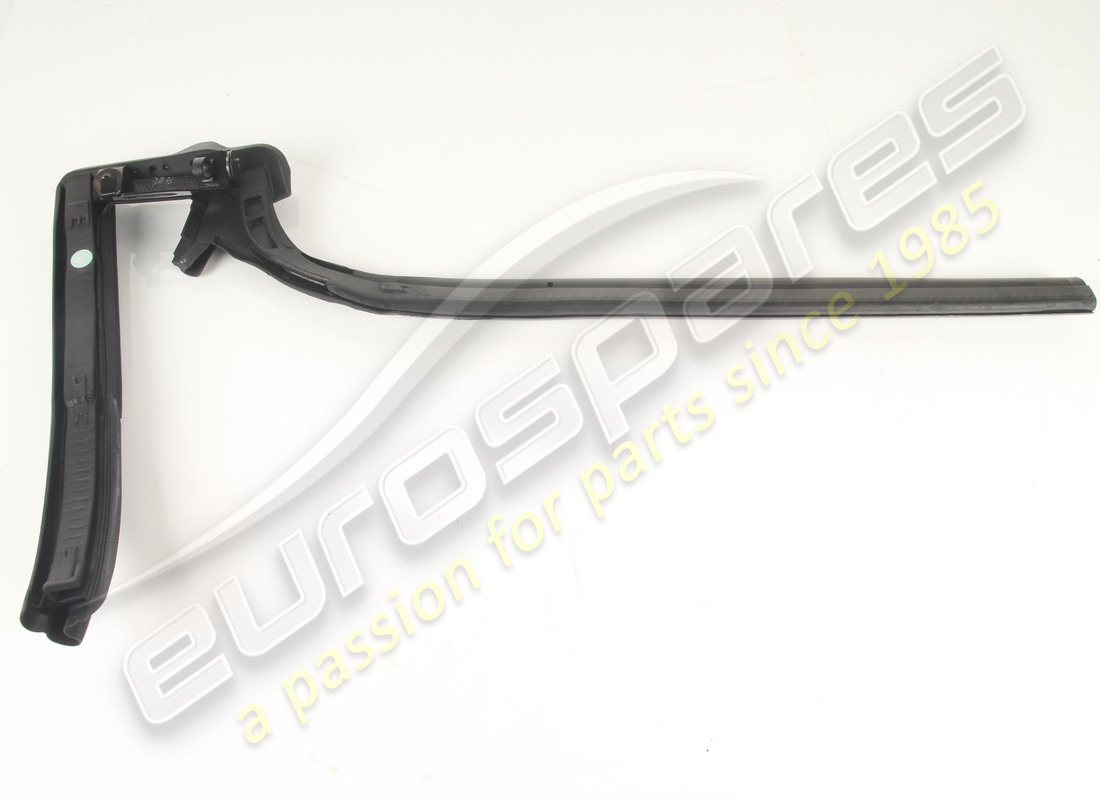 used ferrari guarnizione contorno porta d. part number 788061 (3)