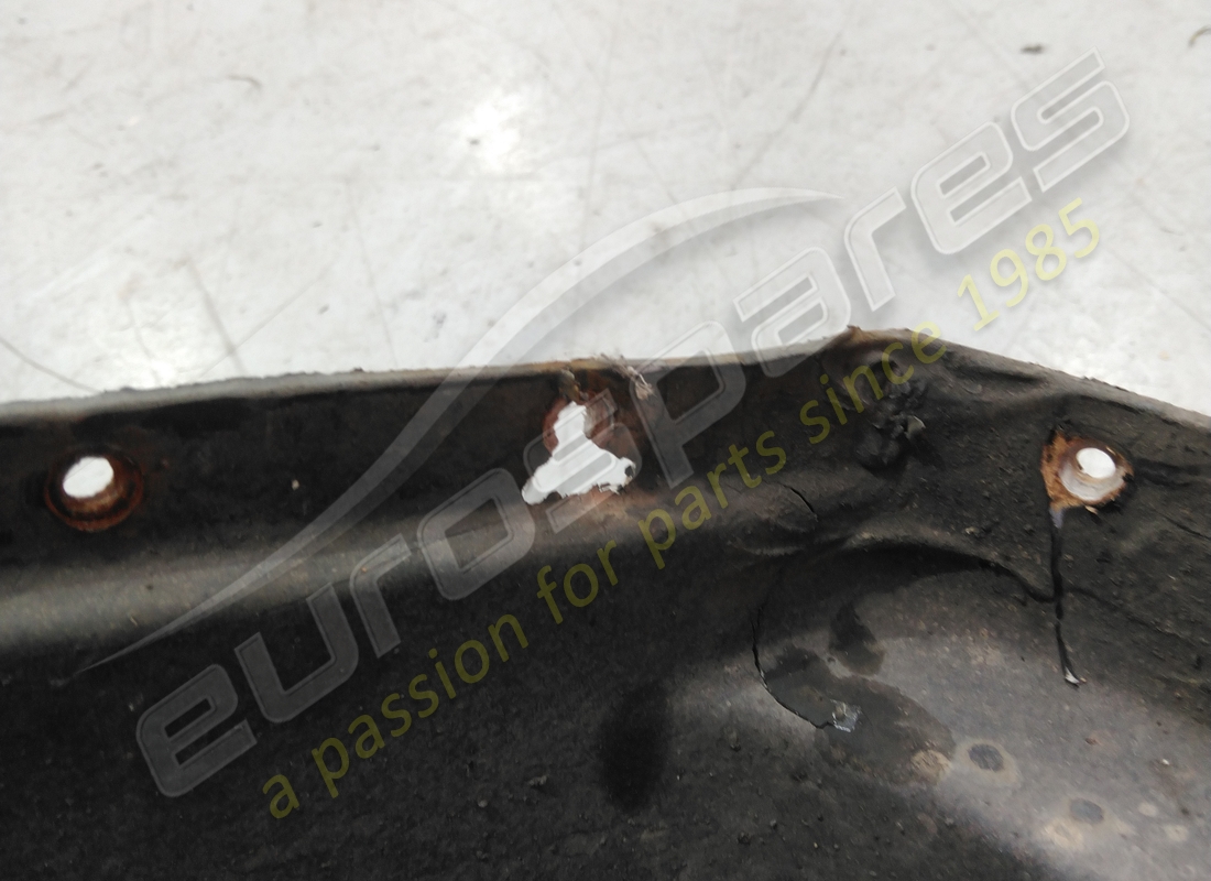 damaged ferrari wheelhouse. part number 64040800 (3)