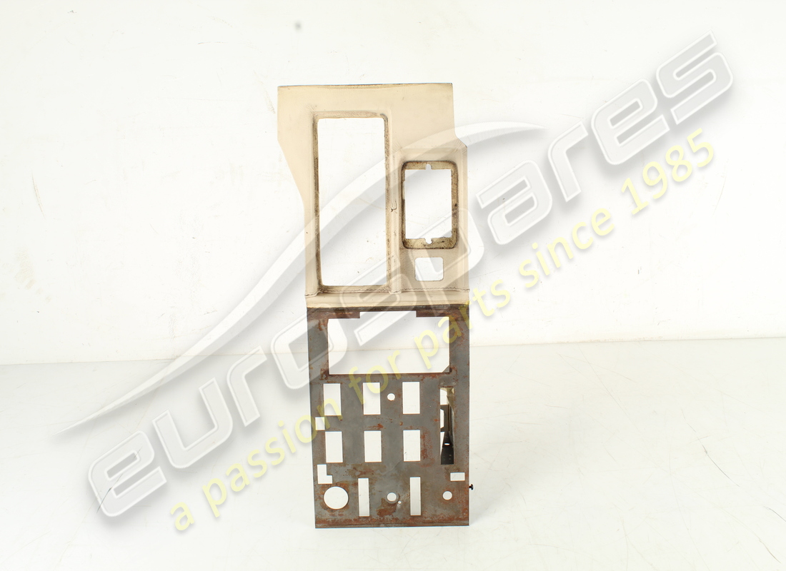 USED Ferrari FRONT PLATE RHD . PART NUMBER 61122400 (1)