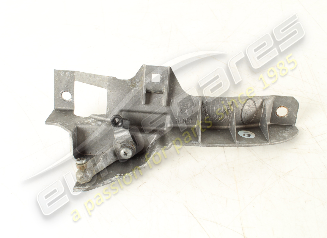 used maserati rh rear door handle box. part number 67865600 (2)