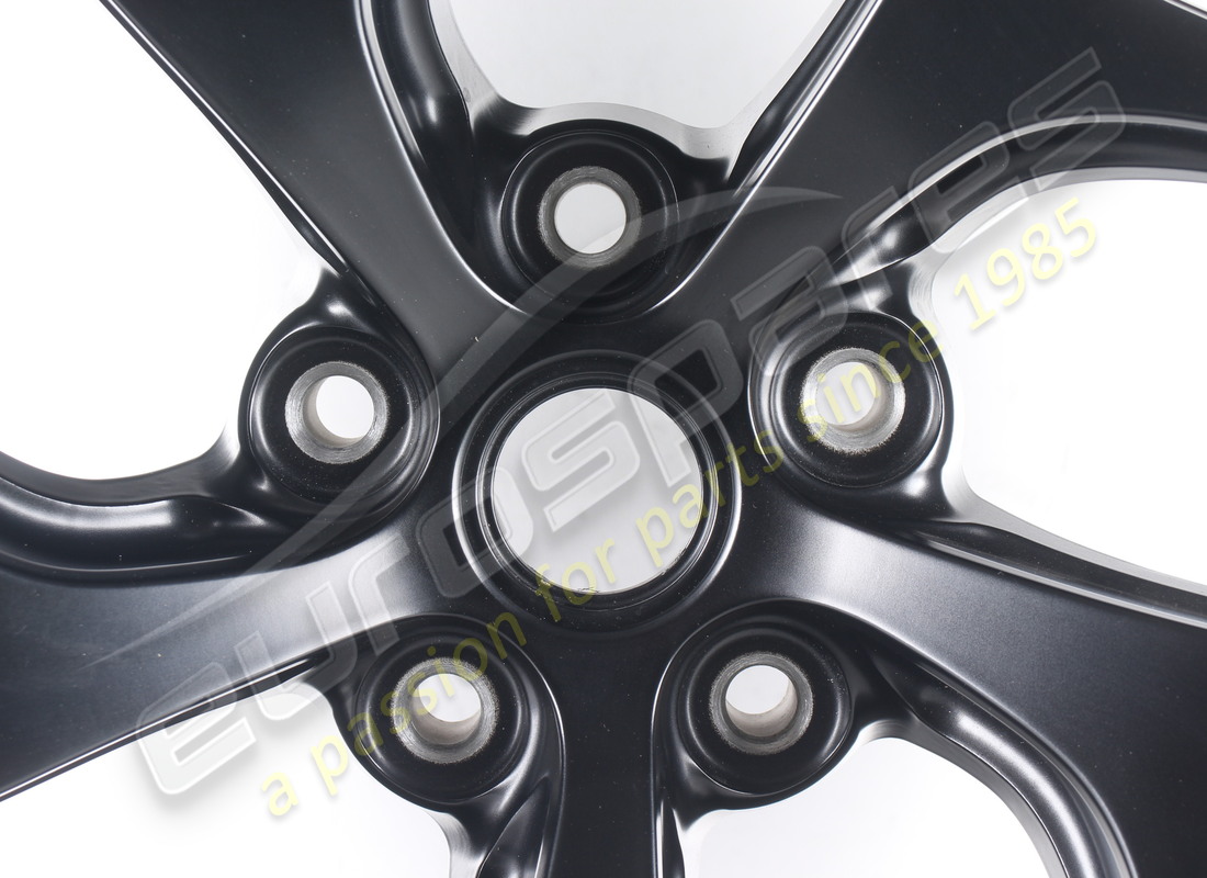 new (other) ferrari lh rear wheel. part number 325268 (2)