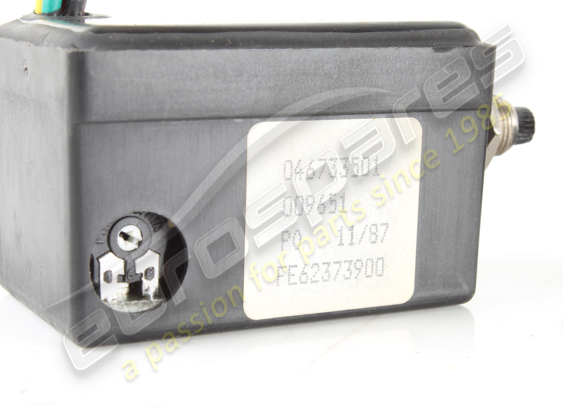 USED FERRARI AIR CON SPEED CONTROL SWITCH. PART NUMBER 62373900 (3) used ferrari air con speed control switch. part number 62373900 (3)