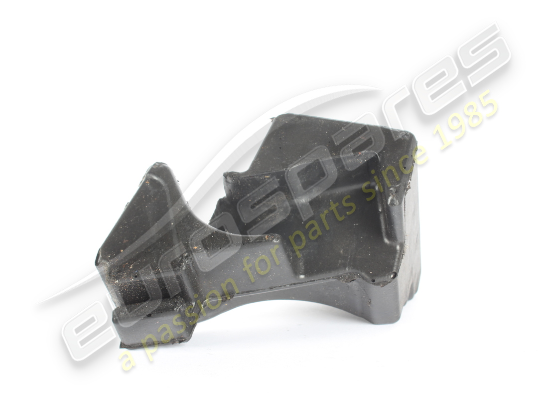 used maserati lh rubber bushing. part number 670157720 (2)