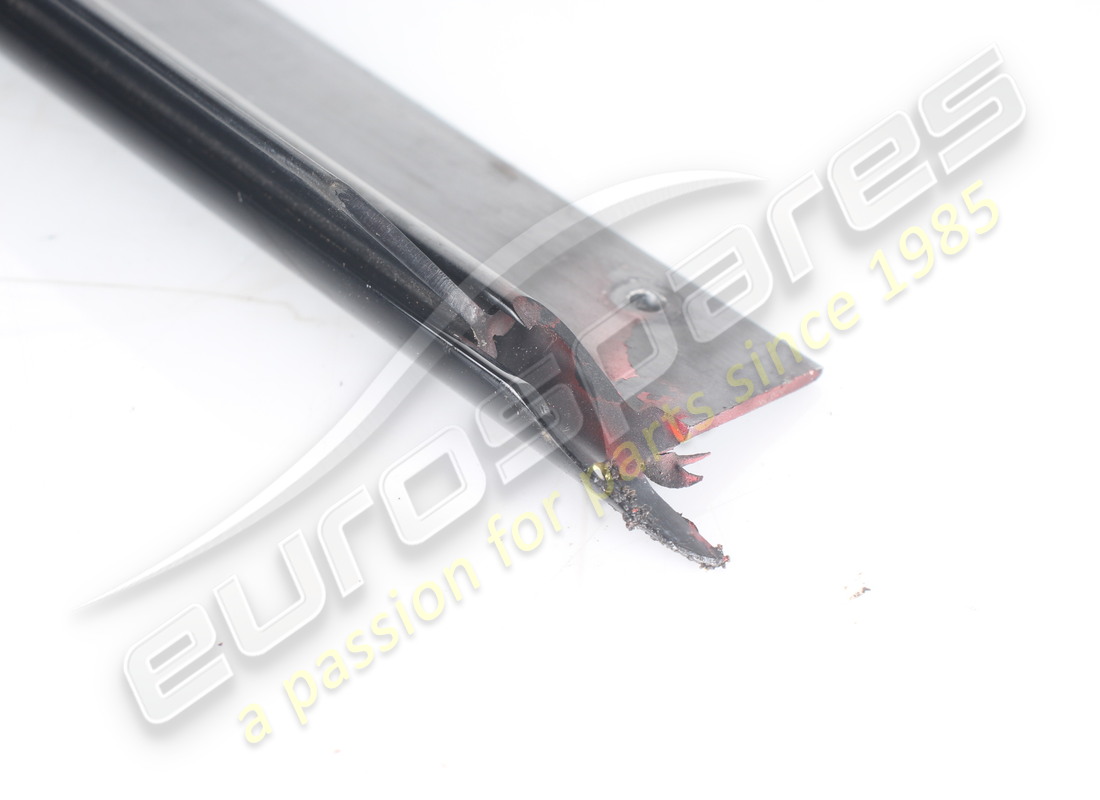 used ferrari lh moulding gts. part number 60872600 (3)