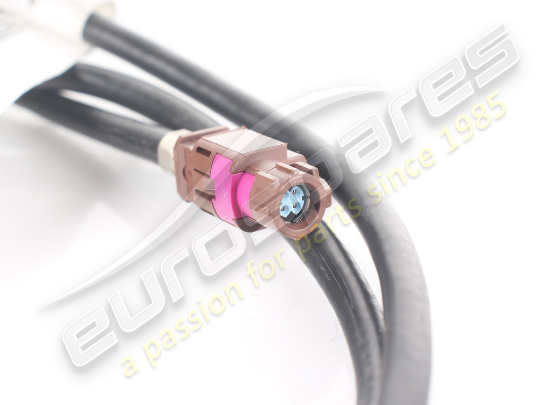 USED FERRARI CABLE FROM SPLITTER TO CARPL. PART NUMBER 335435 (2) used ferrari cable from splitter to carpl. part number 335435 (2)