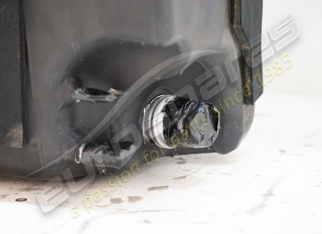 used ferrari fuel tank. part number 282718 (5)
