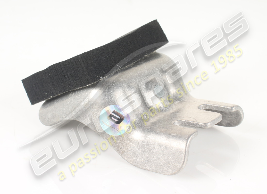 used ferrari ritenuta post serb carb complete. part number 965940 (1)